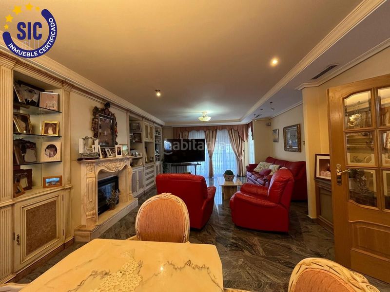 Foto d0825639-3298-4606-bf67-7bde4f84ab7f. Casa a calle valencia 3 a Domeño