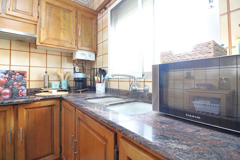 Foto 210da195-2274-4f23-9002-1a356c3da098. Piso amplio piso en el barrio de patraix en Vara de Quart Valencia