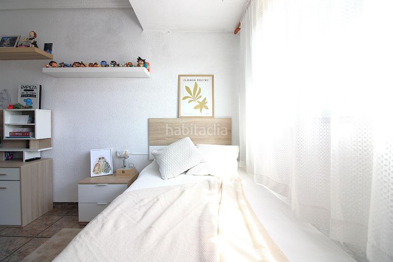 Foto 38c70fb3-c929-4c90-9b69-221e6f26625b. Piso amplio piso en el barrio de patraix en Vara de Quart Valencia