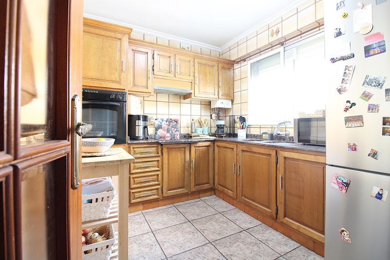 Foto a78fe2d5-baad-4071-baeb-577e81a67d03. Piso amplio piso en el barrio de patraix en Vara de Quart Valencia