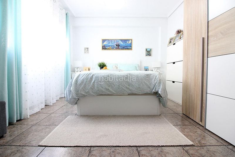 Foto ba794159-24db-4ce3-9d99-4c95914bff26. Piso amplio piso en el barrio de patraix en Vara de Quart Valencia