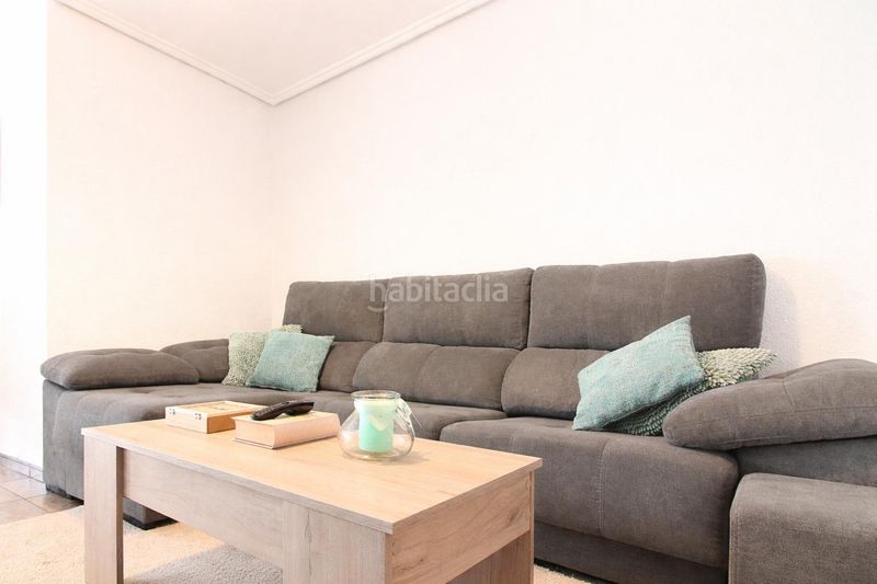 Foto d9a7f4e2-420b-4f53-99fe-75e87e799170. Piso amplio piso en el barrio de patraix en Vara de Quart Valencia