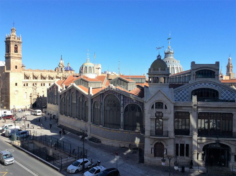 Foto 5878936f-dbea-4006-a1ed-a437642cd6ce. Traspàs local comercial a El Mercat Valencia