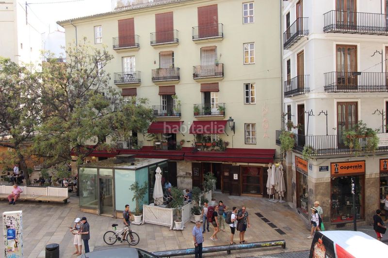Foto 6a6a7860-f5b2-4f04-8a80-e81c7b94e31c. Traspàs local comercial a El Mercat Valencia