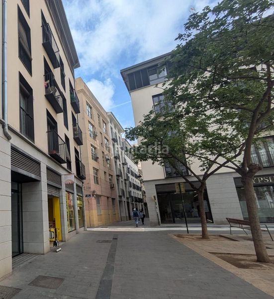 Foto ab5a860c-6229-4f0e-9431-8ea9248beb2d. Traspàs local comercial a El Mercat Valencia