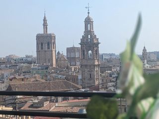 Rent Penthouse  Avenida de maría cristina. Vivir en un ático es el sueño de muchos, ahora a tu alcance en c