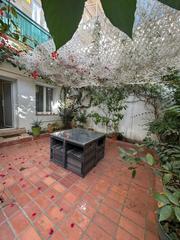 Apartament a Nord. Planta baja renovada con 3 habitaciones, patio privado y licenci