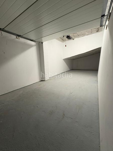 Foto fab8f5ce-6233-4cd7-b8fb-d1fdd4a0b92d. Autoparkplatz in Centre Roses