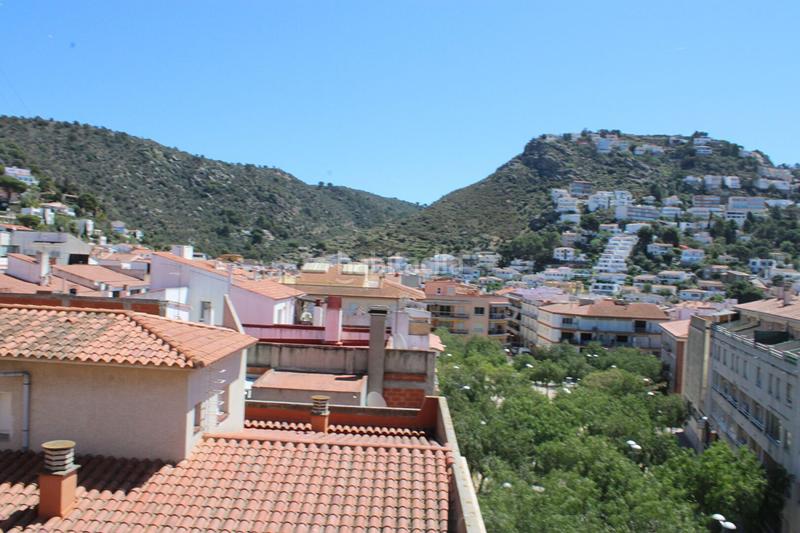 Foto a9b2fbcb-ce94-4464-a3f9-7da515bf94f0. Apartamento  con buenas vistas , calle puig rom en Roses