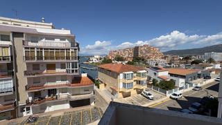 Appartement in Avenida de la bocana. Studio con vistas al canal