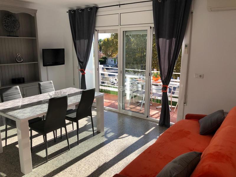 Foto 3db52883-b26a-42d1-beab-e17ee1329495. Apartamento  con terraza sector sant mori 1 habitación, 39 m en Empuriabrava