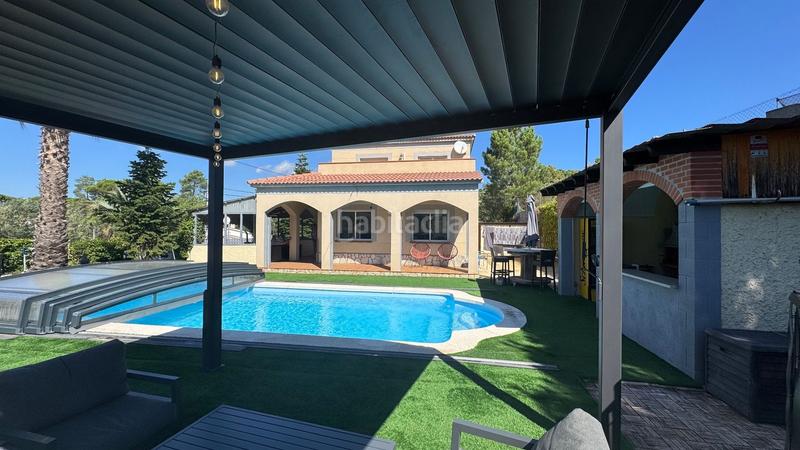 Foto 90015c3d-1274-47b8-8671-c1111d87d0df. Casa amb piscina a Aiguaviva Parc Vidreres
