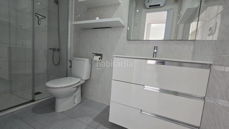Foto 2ee7166b-8a9b-4282-9a0f-998e27fdd41c. Apartament a Centre Roses