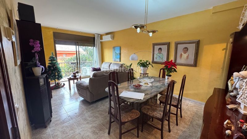 Foto 9f103a6f-b43e-4438-8f04-593938425e56. Casa amplia casa con apartamento independiente y vistas en palausaverdera en Palau-saverdera