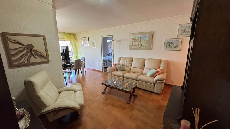 Foto 63c6717c-eb34-40fb-b3c4-9c5944816eec. Apartament a Centre Roses