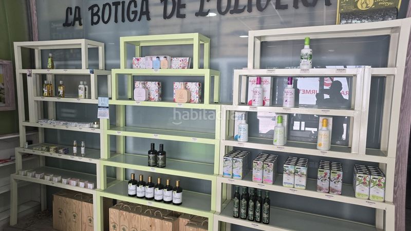 Foto 7b0abeb3-7fa4-468a-b908-778d11237078. Local comercial a Centre Roses