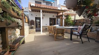 Casa adossada  278 carrer de la pujada puig rom. Casa adosada reformada en venta en roses, junto al parque natura