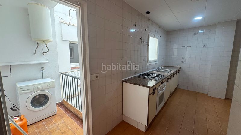 Foto 1c43e1d6-23ff-498f-9e51-8e876e393c72. Apartament a Centre Roses