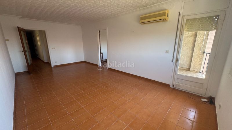 Foto b86038ab-4ab3-4f2d-8f35-06c054374ba4. Apartament a Centre Roses