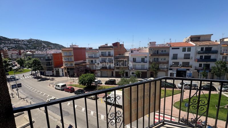 Foto bfc347d6-783e-4746-9a51-090422f050c3. Apartament a Centre Roses