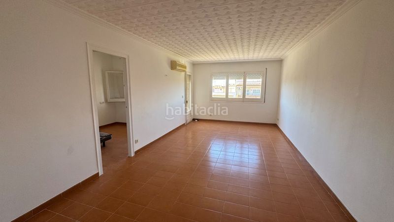 Foto f9e7a9b3-e6f7-430d-9f8f-a2131ea00edf. Apartament a Centre Roses