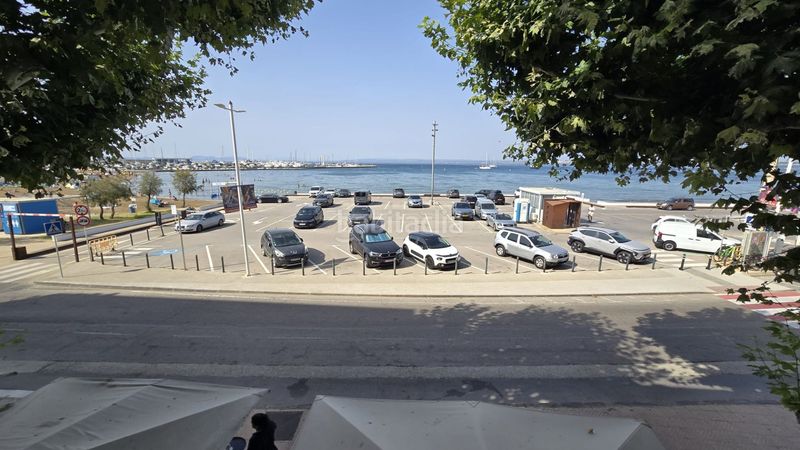 Foto 8a673981-22a2-4998-95ab-f15f73380782. Apartament a av de rhodes 199 199 a Centre Roses