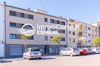 Apartment in Alberes. Dúplex luminoso con terraza y aparcamiento en empuriabrava.