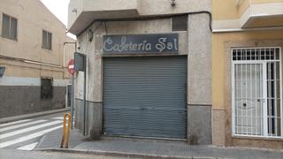 Location Local commercial  Calle sol. Se alquila local comercial en santiago el mayor ( murcia)