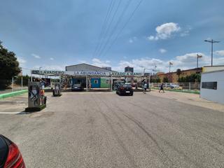 Umzug Geschäftsraum in El Puntal. Se traspasa lavadero en juan carlos i