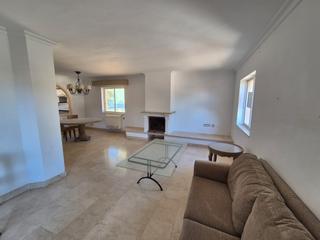 Flat in Calle Atamaria Norte