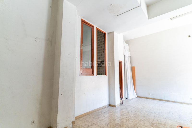 Foto 603c22e4-2944-4d8d-9891-d2eec0436b3f. Local comercial amplio local comercial en el corazón , baix llobregat nord en Olesa de Montserrat