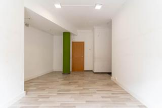 Lloguer Local Comercial a Nucli Urbà. Local en alquiler en esparreguera, zona mercat, baix llobregat n