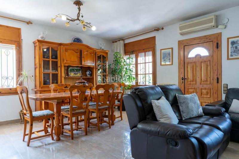 Foto fc08d033-923a-4e2c-95d9-bcd45bb696cd. Casa con riscaldamento parcheggio piscina in Abrera