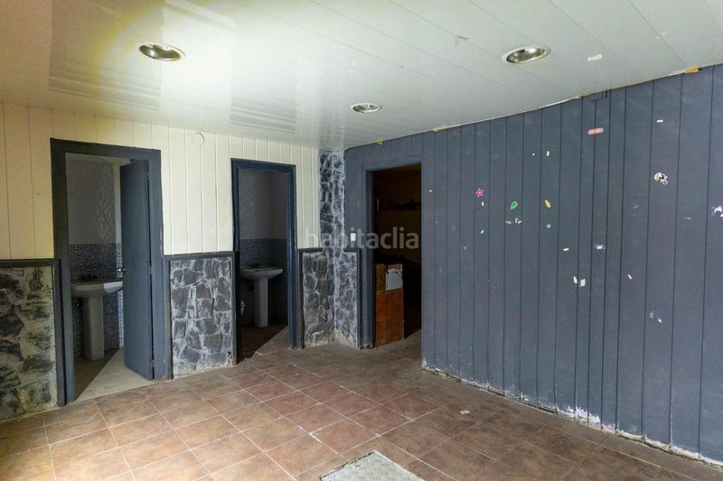 Foto 3eb4d806-9128-4fbe-bdf4-31d1d349c50f. Local comercial en venta local comercial , zona campo de futbol, baix llobregat nord en Olesa de Montserrat