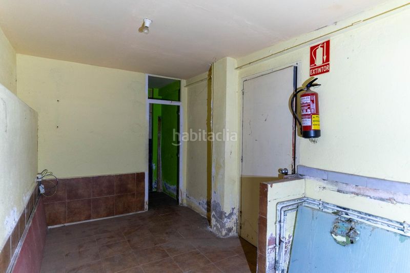 Foto 40dcb038-837b-4523-b0b1-34e983301feb. Local comercial en venta local comercial , zona campo de futbol, baix llobregat nord en Olesa de Montserrat