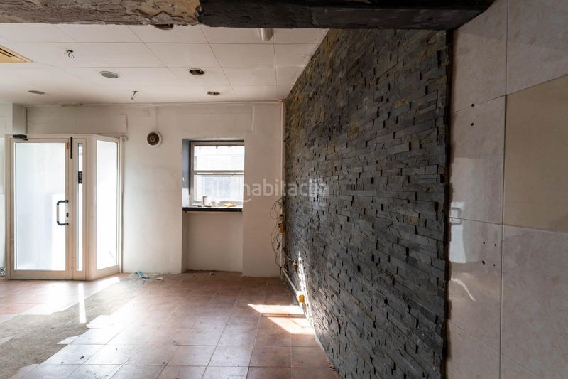Foto a755a638-0783-4e24-a89b-4cb8559e5ffa. Local comercial en venta local comercial , zona campo de futbol, baix llobregat nord en Olesa de Montserrat