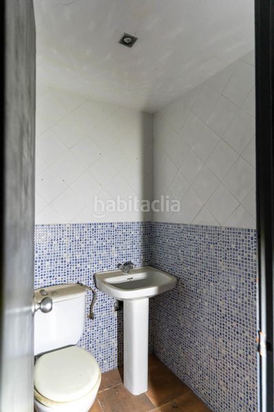 Foto b4c8c296-db10-41a5-854f-c177ead1a25d. Local comercial en venta local comercial , zona campo de futbol, baix llobregat nord en Olesa de Montserrat