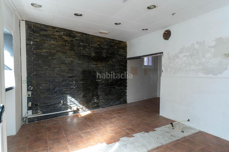 Foto f6777bc3-840f-4c91-b948-19c65011a1e9. Local comercial en venta local comercial , zona campo de futbol, baix llobregat nord en Olesa de Montserrat