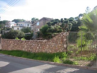 Wohngrundstück in Caldes de Montbui. Amplia y soleada parcela urb can valls.