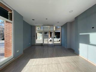 Lloguer Local Comercial a Avel.li xalabarder 45. Local en alquiler