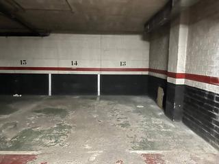 Lloguer Aparcament cotxe a Centre. Parking n 15 en alquiler en centre
