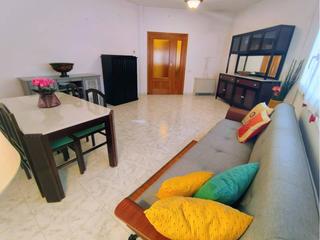 Maison à Caldes de Montbui. Adosado esquinero en venta