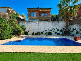Casa en Calle la vall s/n. Espectacular chalet.