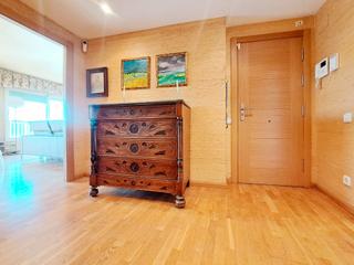 Appartement dans Carrer d'arag 1. Maravilloso piso de alto standing, totalmente exterior, con vist