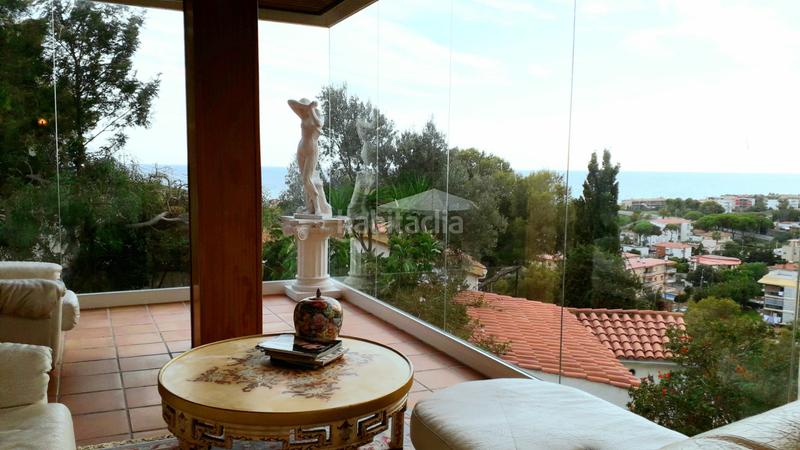 Foto bd7c290f-7a59-4129-b74e-0e1bd37b6fdd. Chalet espectacular casa de alto standing, situada en la zona más exclusiva . en Castelldefels