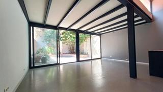 Rent Chalet in La Salut. Impecable casa con jardín cerca del parque güell