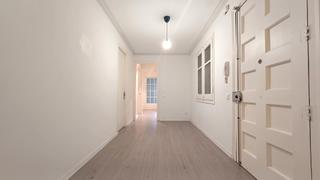 Location Appartement  Travessera de dalt. Gran piso  con habitaciones  amplias cerca de plaza lesseps