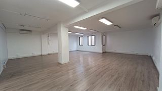 Lloguer Oficina  Carrer de calàbria. Oficina grande en ubicación privilegiada - ideal para tu empresa