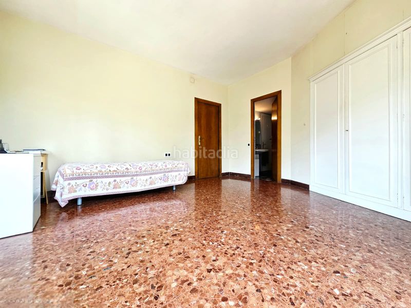 Foto 5ea54e34-d48f-4d0d-a446-8b6d50e6bd1a. Pis amb xemeneia calefacció aparcament a Sant Gervasi - Galvany Barcelona