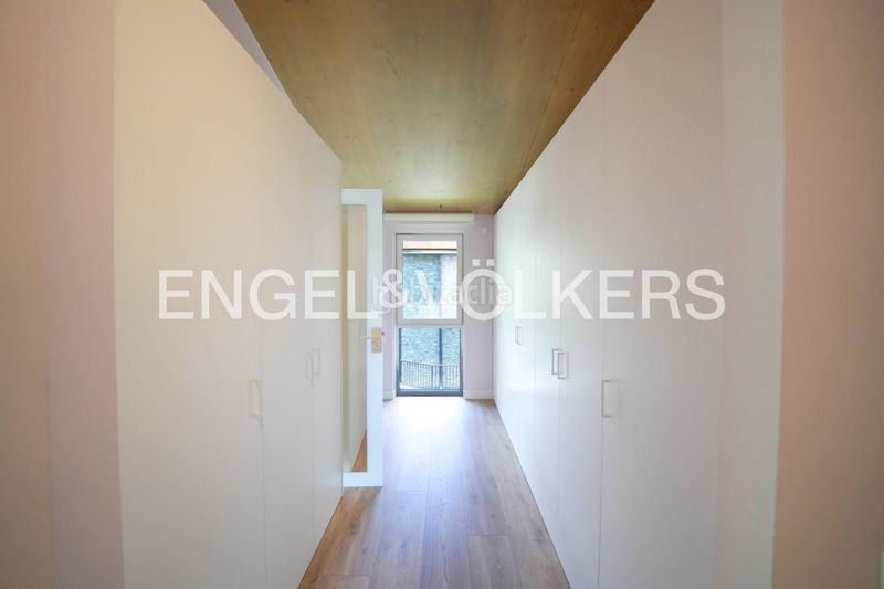 Foto 5cf38d32-57cb-4bed-983c-8a857c5e48bc. Casa adossada amb xemeneia aparcament a Soldeu-Incles Canillo